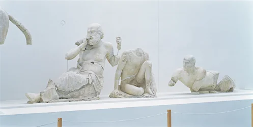 Figure a Tutto Tondo dal Frontone Est del Tempio di Zeus